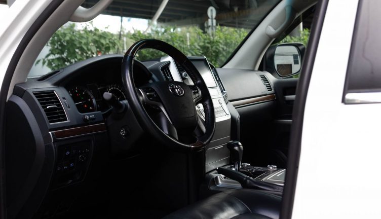 Toyota Land Cruiser 200