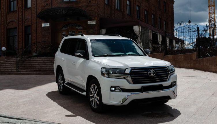 Toyota Land Cruiser 200
