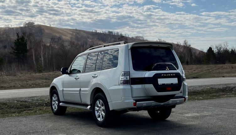 Mitsubishi Pajero IV