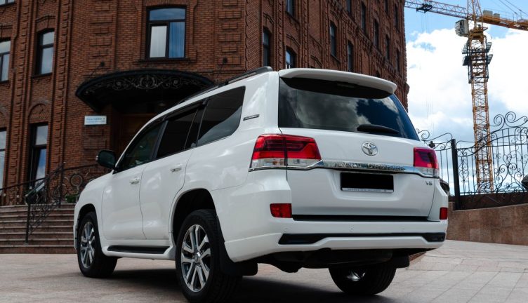 Toyota Land Cruiser 200
